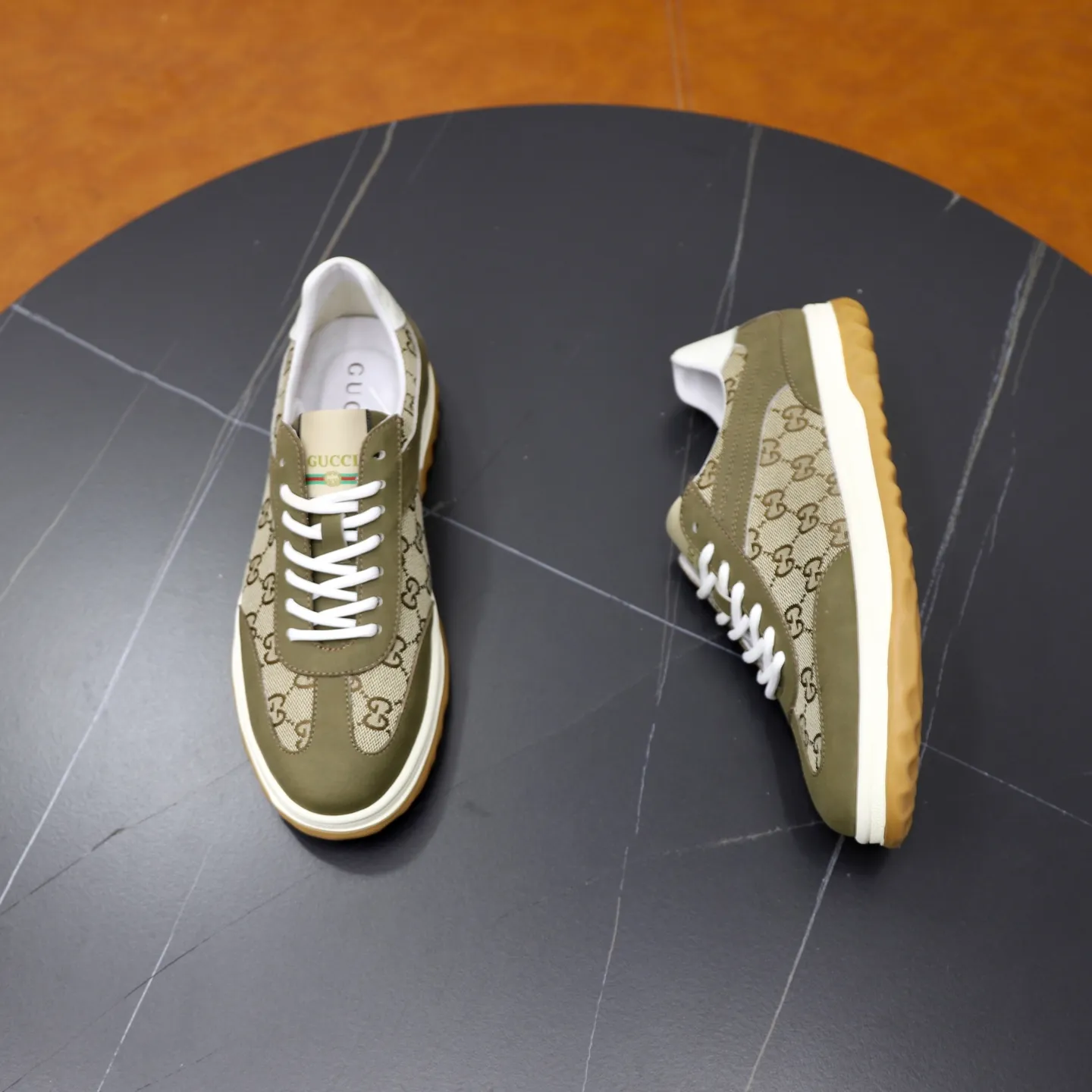Men's shoes: 440💰🙅‍♂️🙅‍♂️🙅‍♂️ Brand: GUCCI Standard code: 38–44 (45 can be customized) Grade: Same as the official website Material: Original cowhide fabric Comfortable pigskin lining Lightweight wear-resistant outsole Style category: Men's fashionable casual shoes and boots Running sneakers Distinguished luxury brand elements Top luxury Color: actual picture color